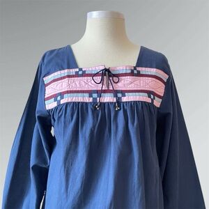 Vintage 70s Indian Blue & Pink Cotton Appliqués Boho Peasant Top Blouse